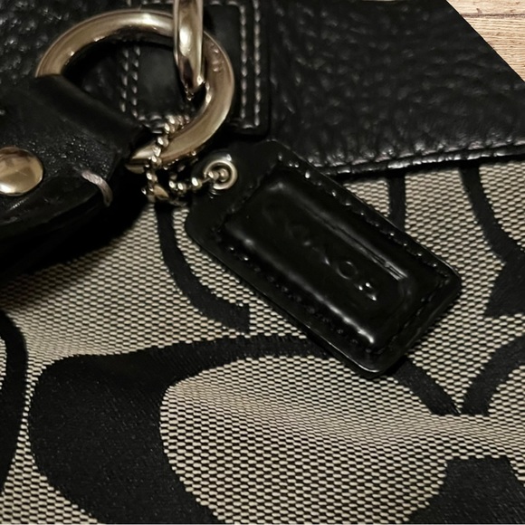 Classic COACH Shoulder Bag 13”x9”x4” Outside zip pocket Roomy. Black/deep tan. - Picture 12 of 13